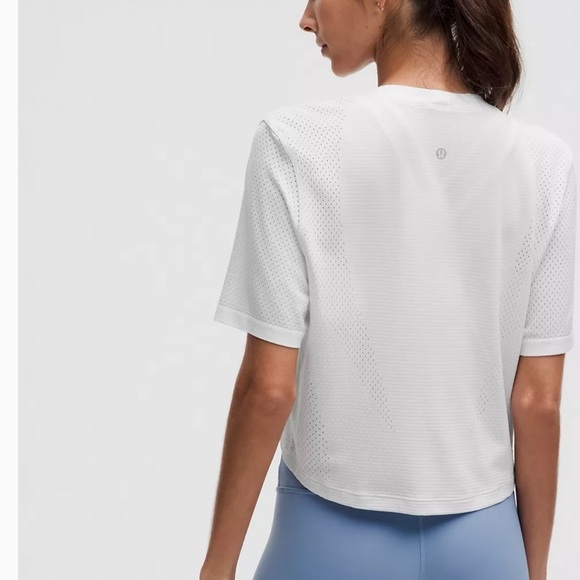 lululemon athletica Tops - New w/o tag - Lululemon Athletica White Crop T-Shirt